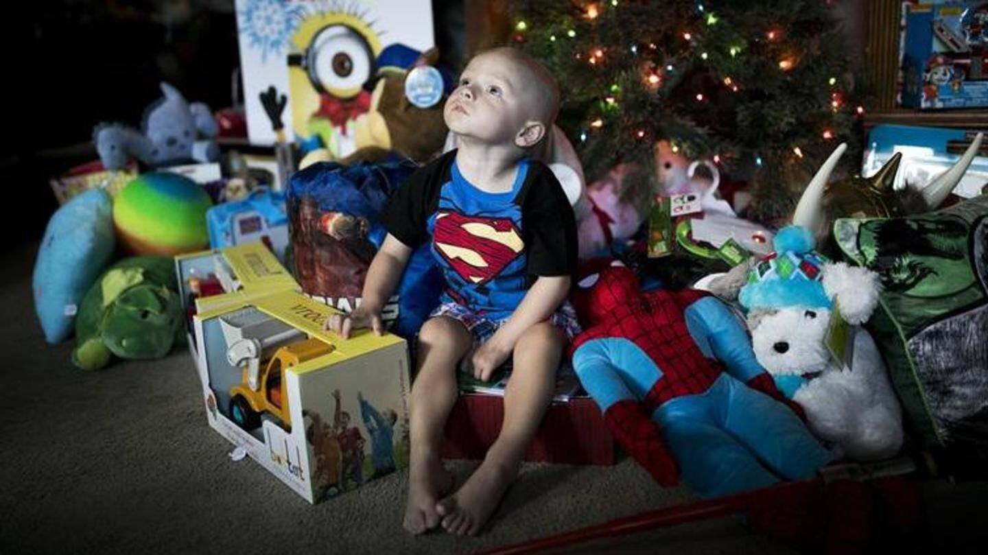 US: For 2-year-old cancer patient, neighbors celebrate Christmas in September