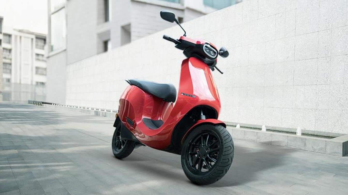 It gets disc brakes on both the wheels It gets disc brakes on both the wheels