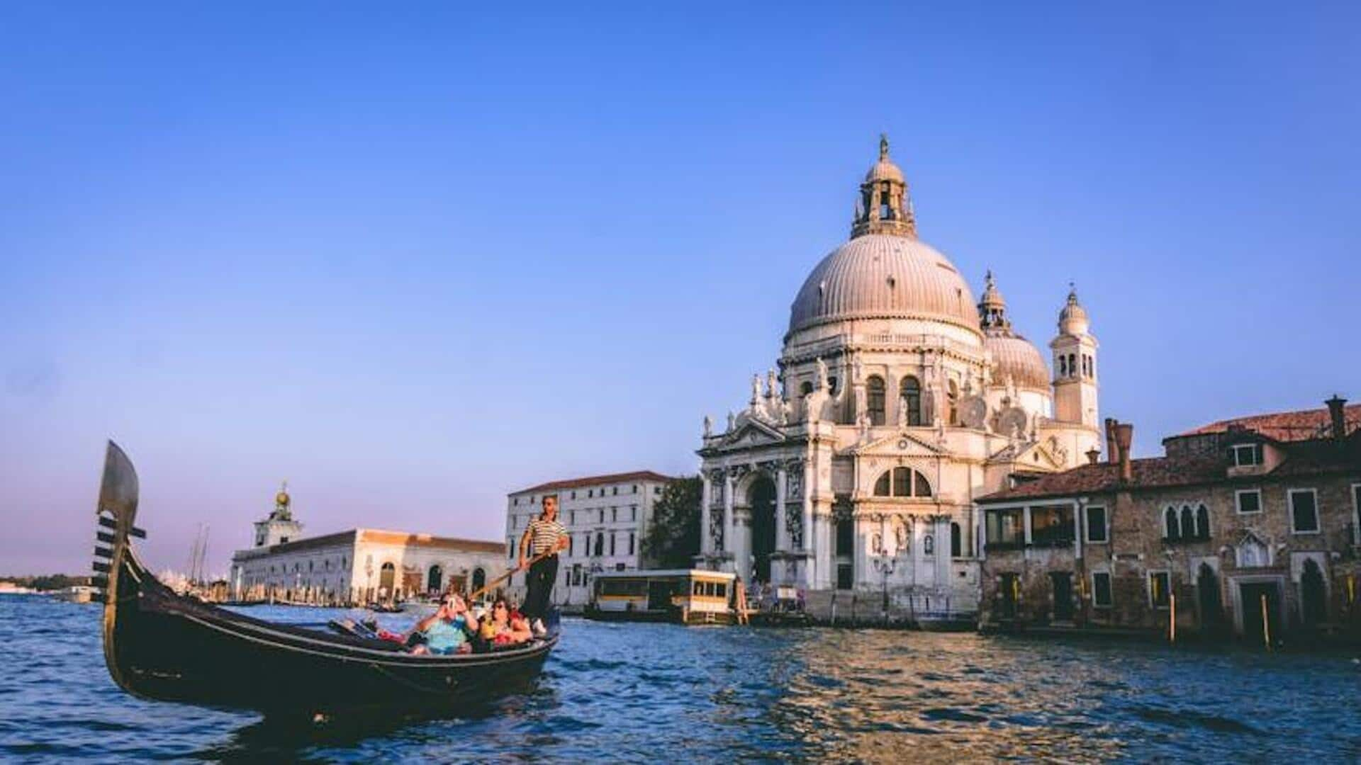 Unveiling myths about Venetian gondolas