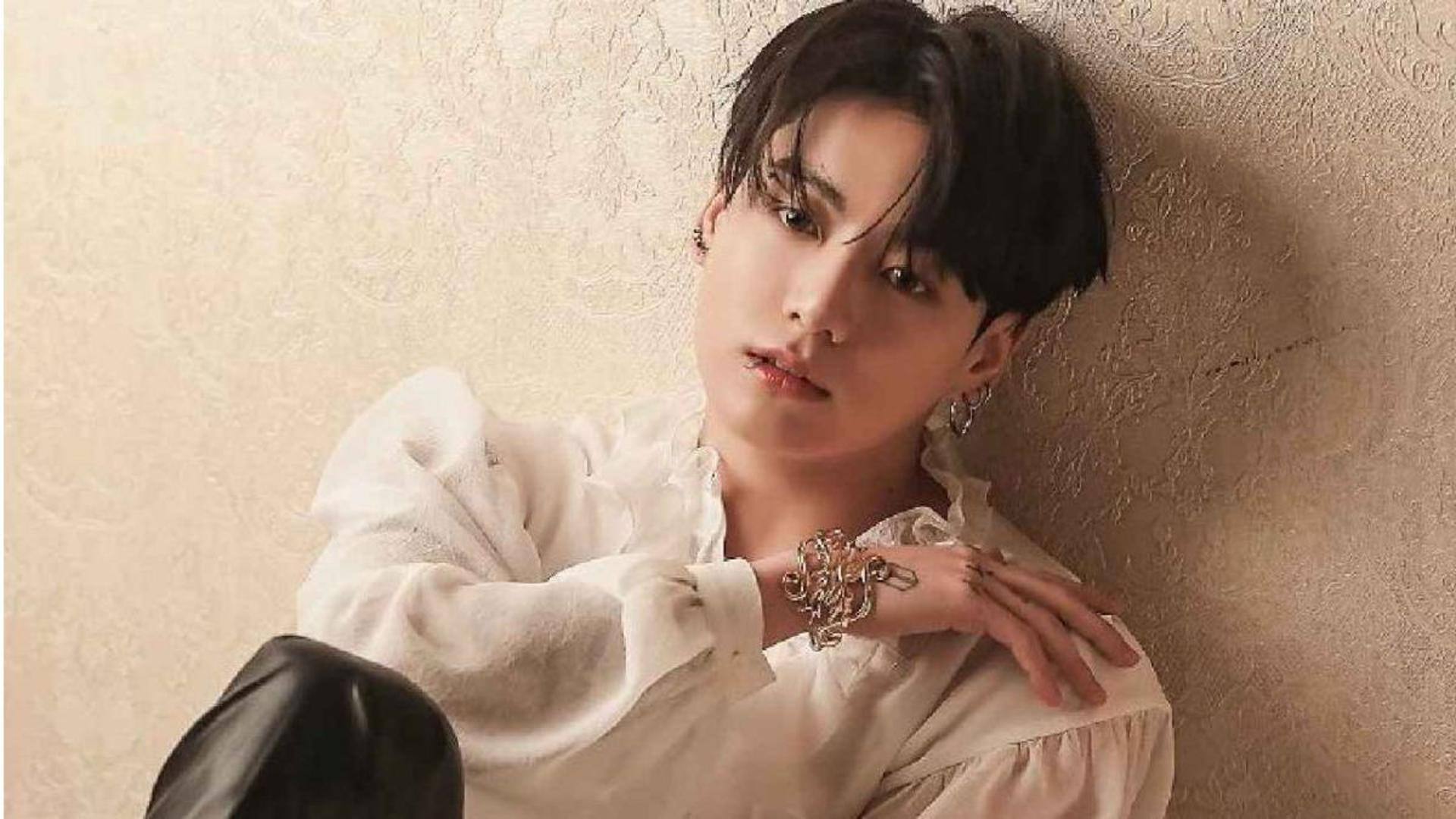 Jungkook's 'SEVEN' scripts history; claims #1 on Billboard Hot 100