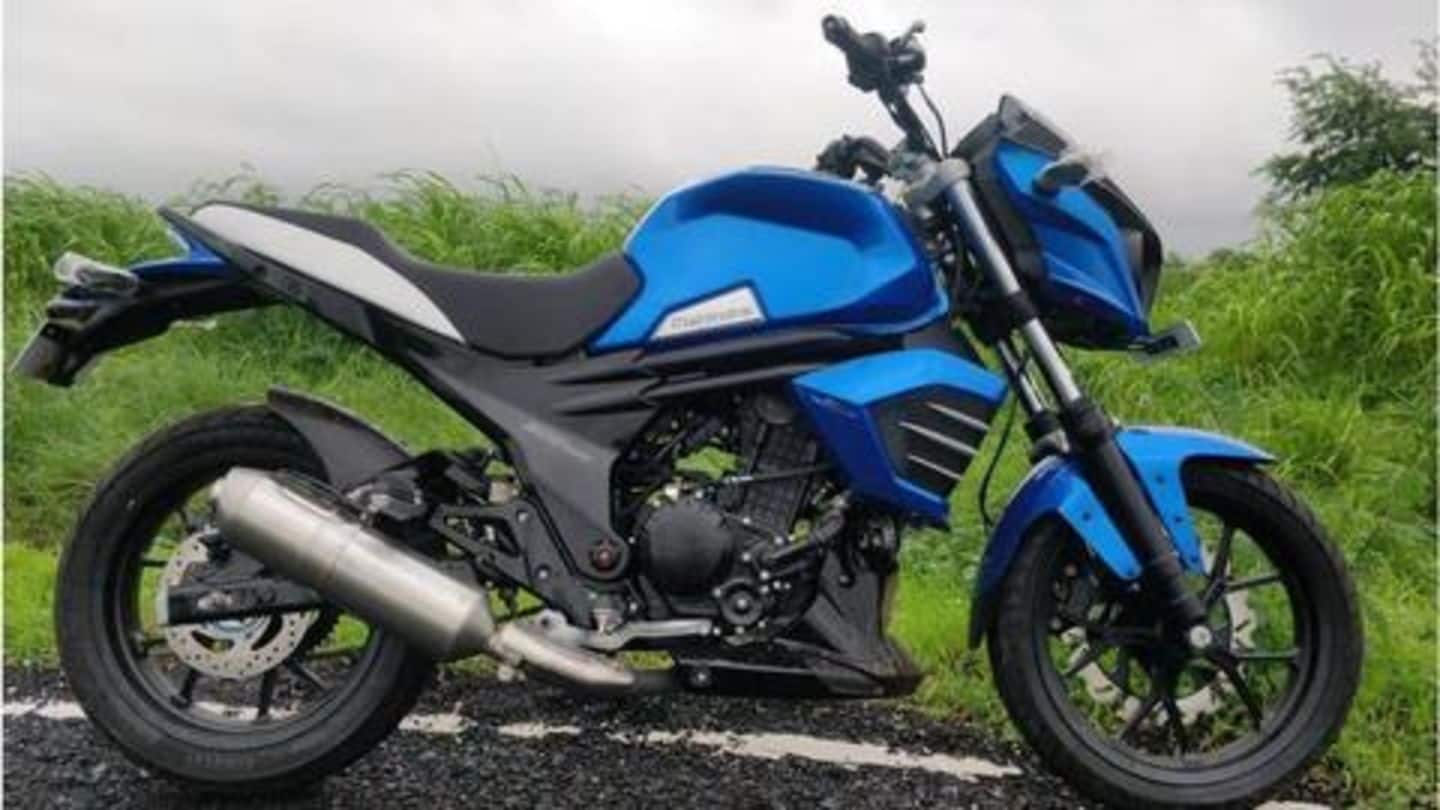 2019 Mahindra Mojo 300 ABS spotted in Blue color