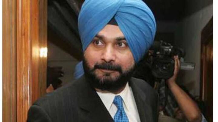 Sidhu refuses to react to SAD's demand of his ouster