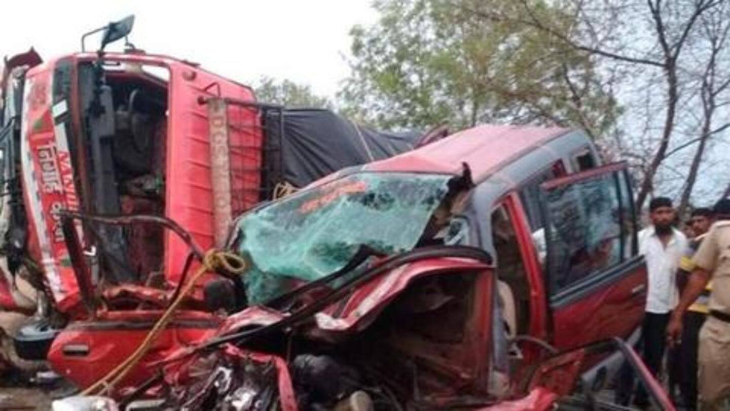 Maharashtra: 10 killed as truck collides with van in Chandrapur
