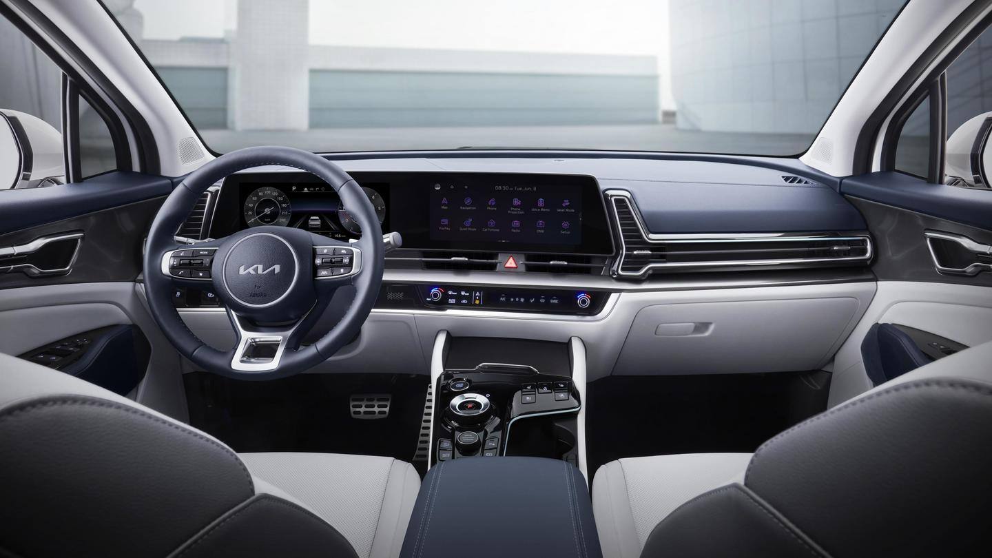 The vehicle offers an integrated curved display and multiple airbags The vehicle offers an integrated curved display and multiple airbags