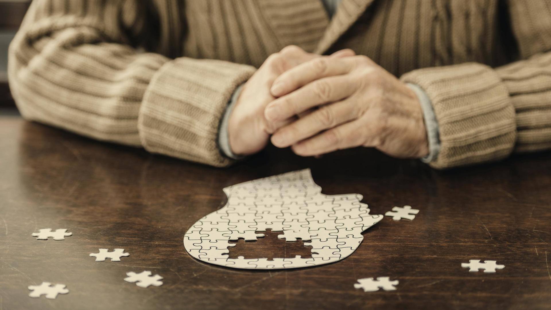 Factors that can increase a person's risk of dementia