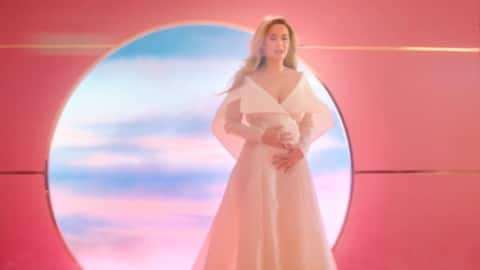 In new music video, Katy Perry reveals she is pregnant