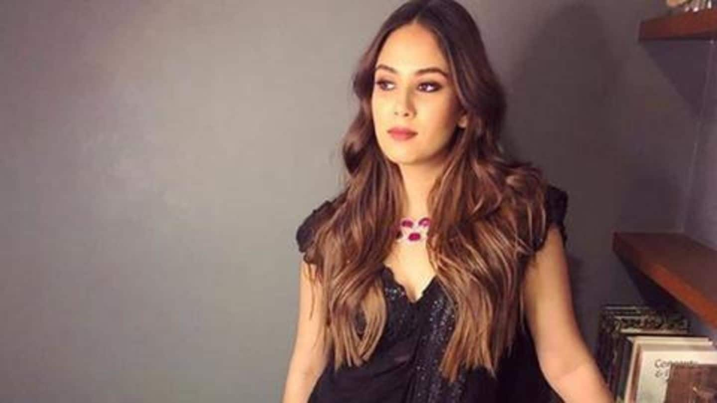 Mira Rajput gets massively trolled for carrying heels in hand