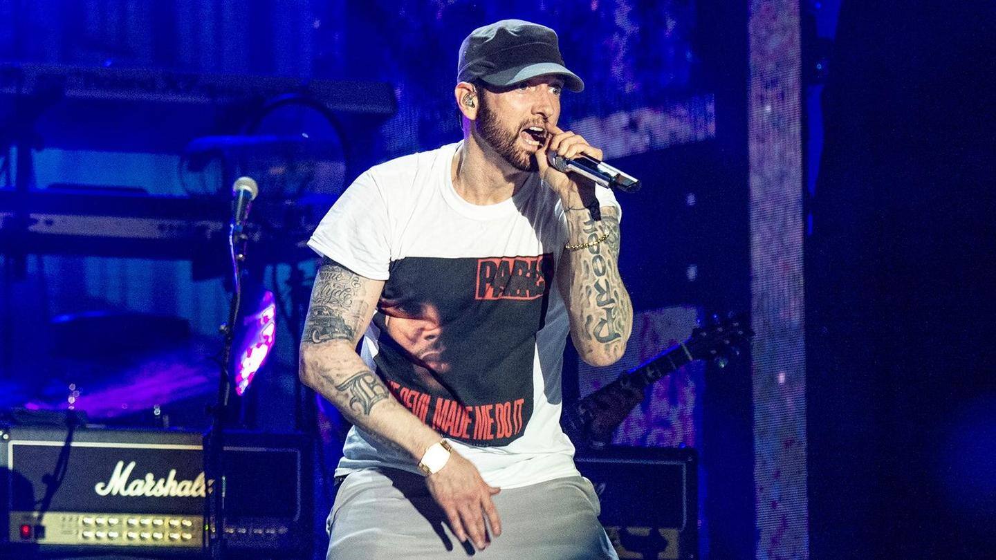 Average Eminem fan spends $2,967 to support their artist Average Eminem fan spends $2,967 to support their artist