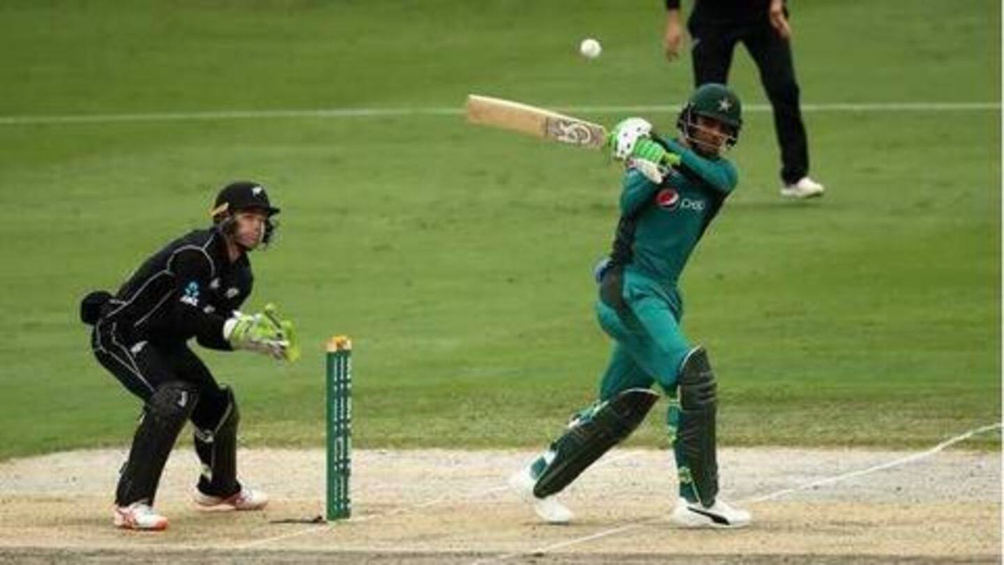 Bizarre fielding helps Pakistan steal five runs off one ball