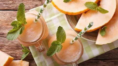 Our new breakfast favorite: Cantaloupe mint smoothie 