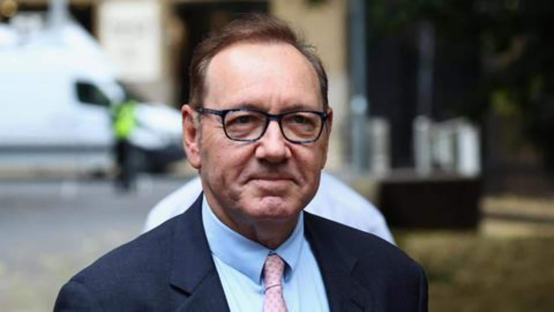 Not 'homeless,' Kevin Spacey clarifies rumors 