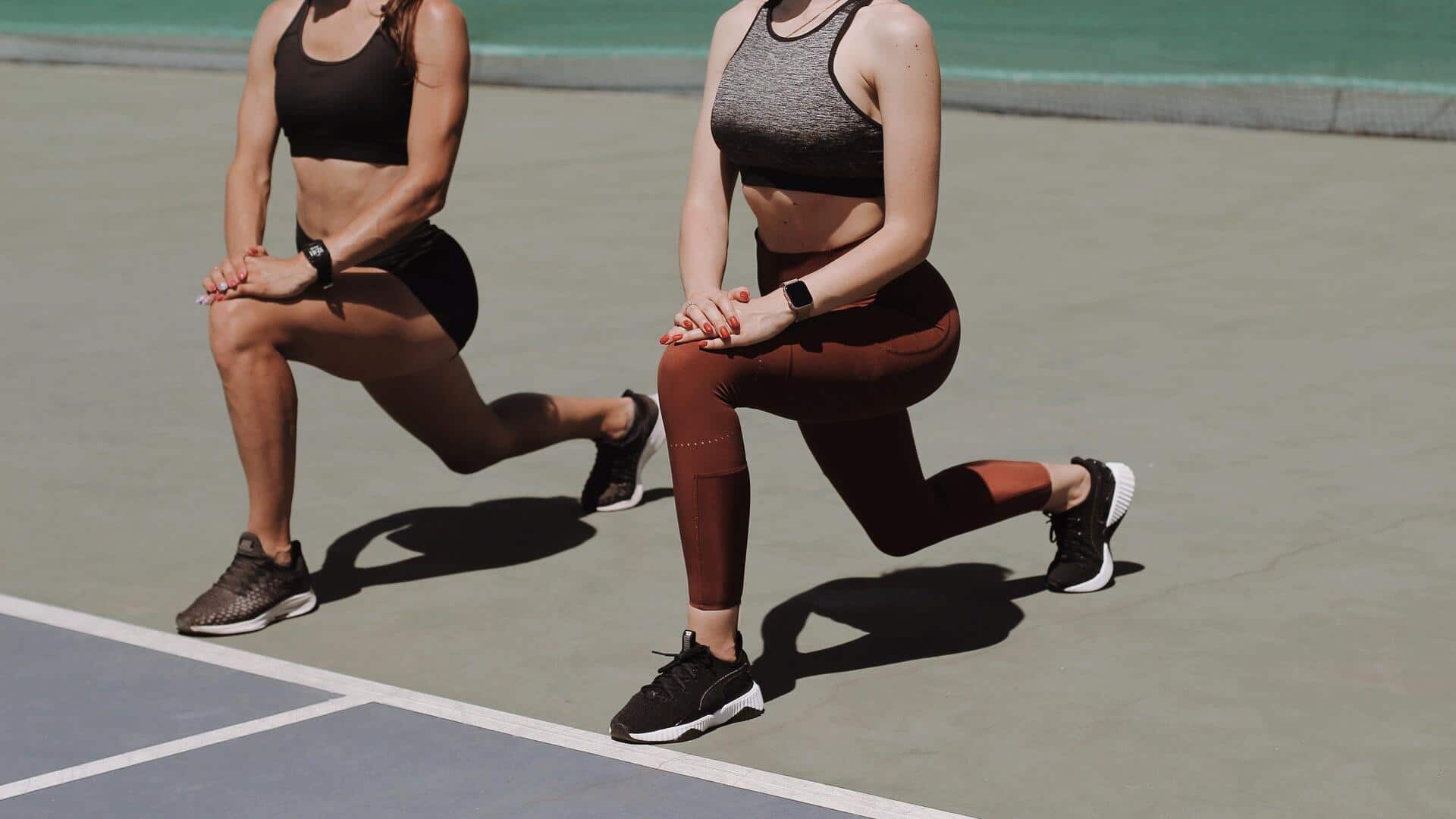 How to do twisting lunges correctly