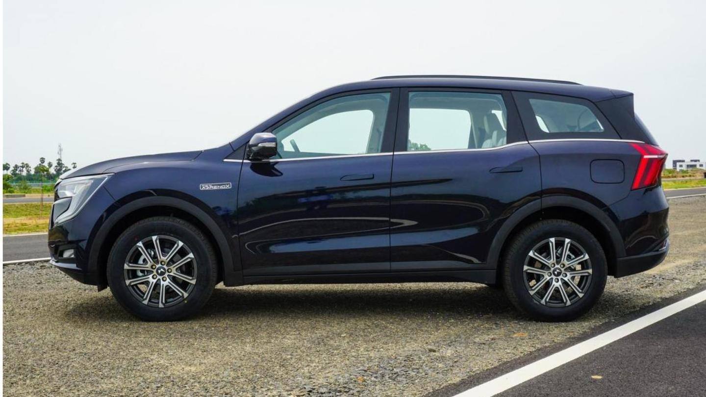 It sports LED headlights and flush fitted door handles It sports LED headlights and flush fitted door handles
