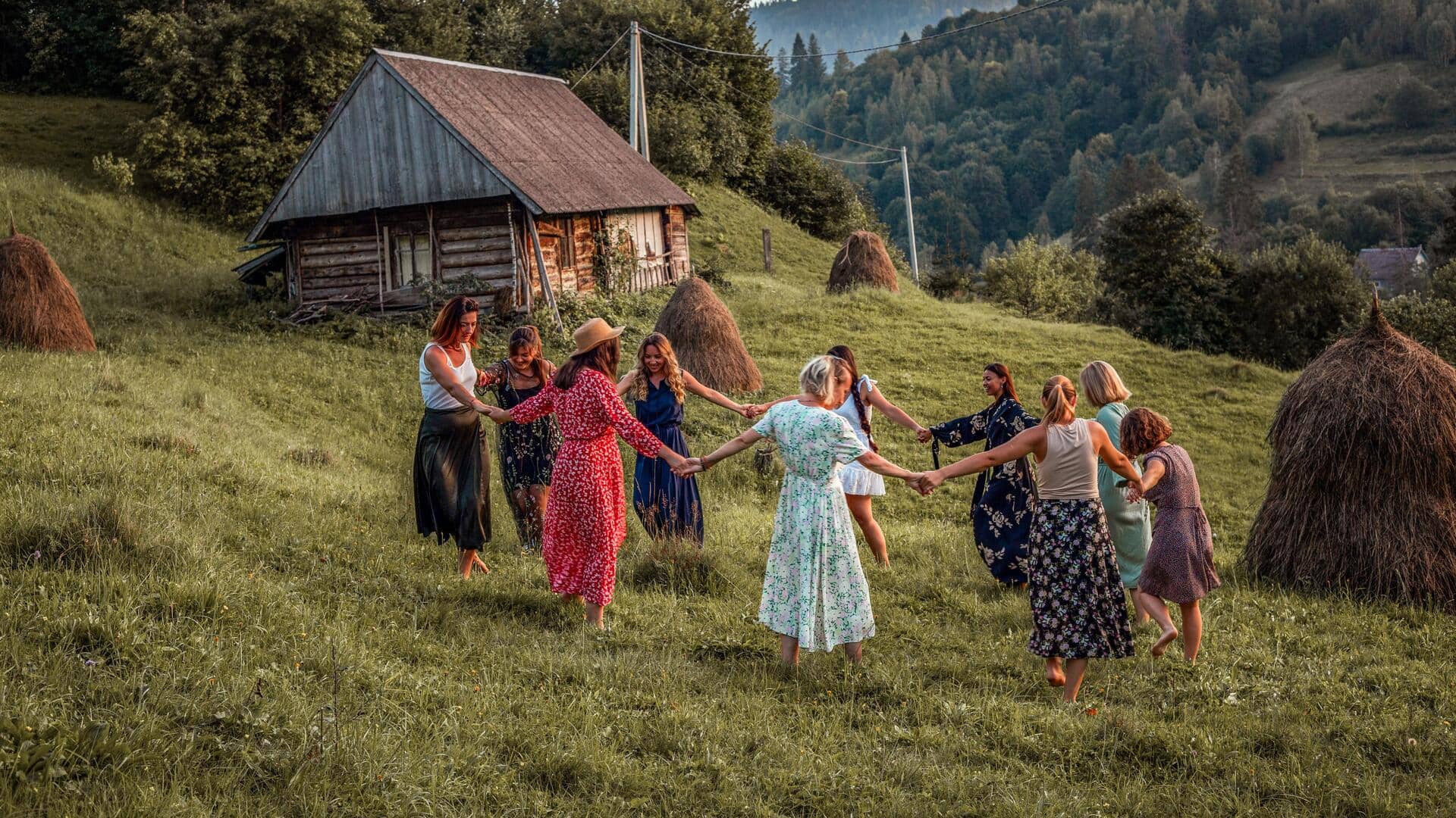 5 surprising benefits of group dancing