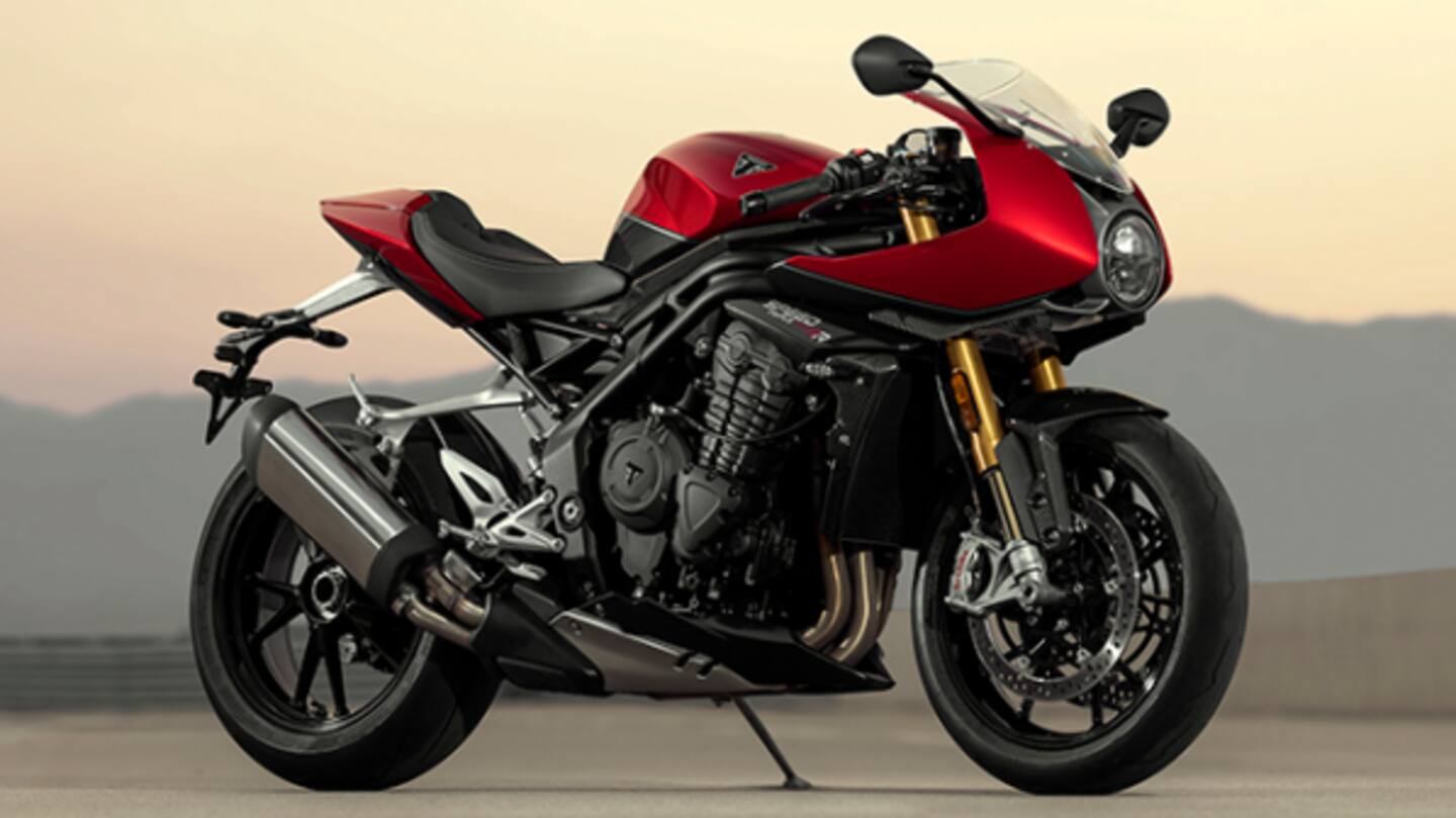 The bike has a TFT instrument cluster and 17-inch wheels The bike has a TFT instrument cluster and 17-inch wheels