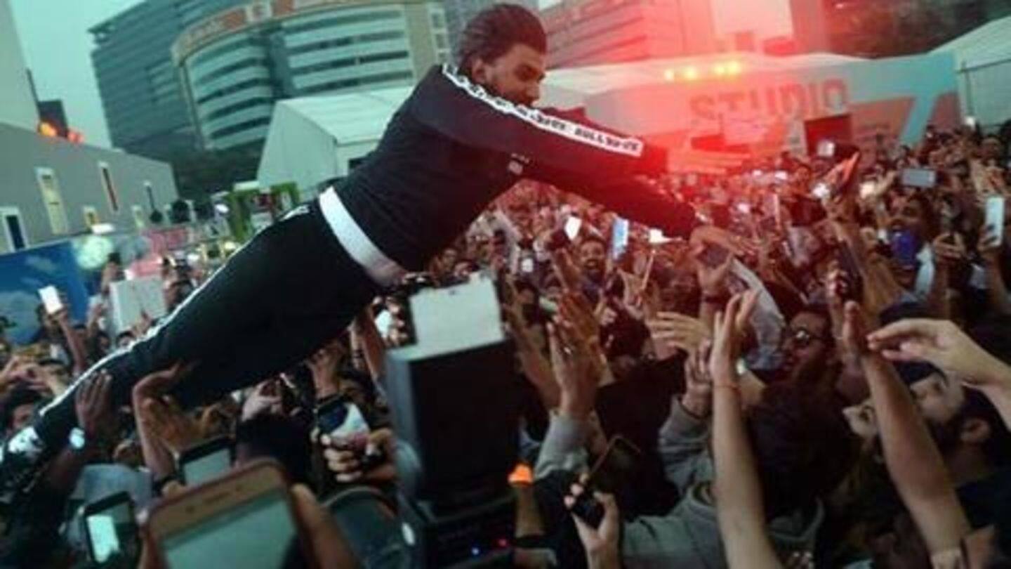Ranveer's surprise dive made fans go bananas Ranveer's surprise dive made fans go bananas