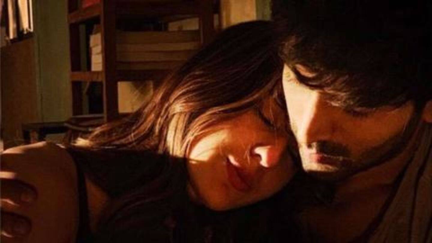 Earlier, Sara teased fans by posting romantic picture with Kartik Earlier, Sara teased fans by posting romantic picture with Kartik
