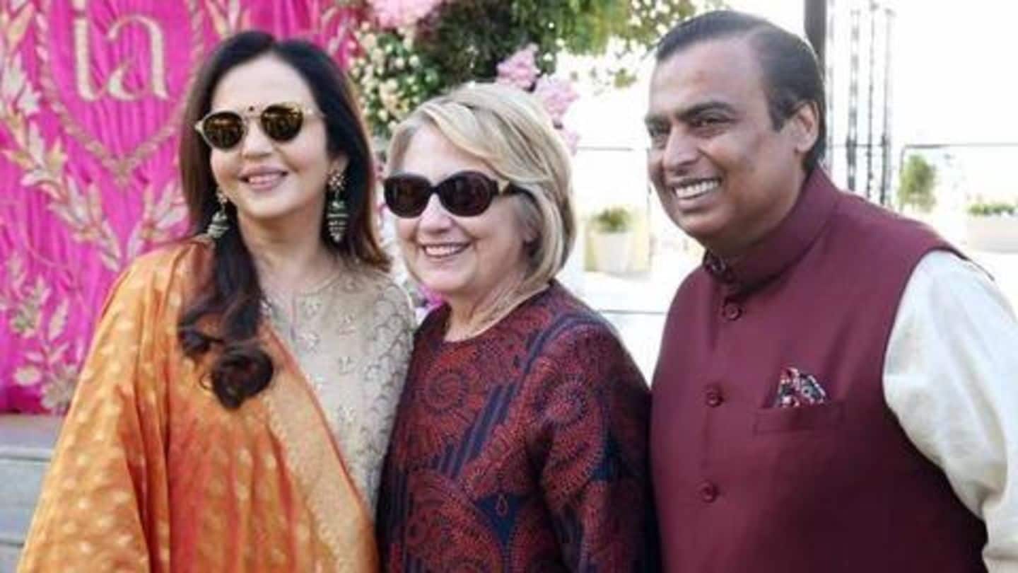 #IshaAmbaniWedding: Hillary Clinton dances with SRK, video goes viral