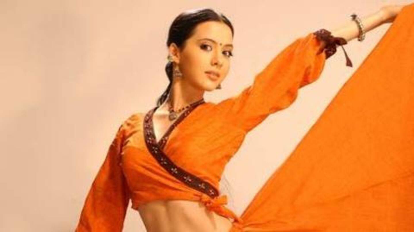Isha made her debut with Vivek Oberoi starrer 'Kisna' Isha made her debut with Vivek Oberoi starrer 'Kisna'