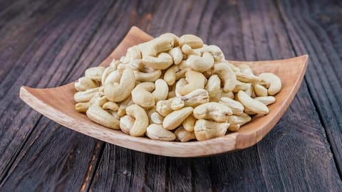 Signs you are eating too many cashews