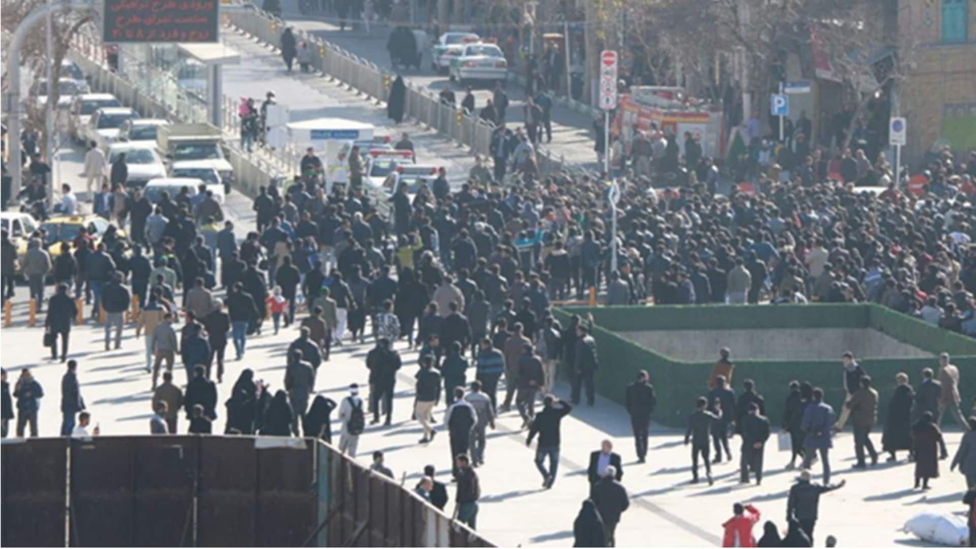 Iran: Student protests erupt over economic crisis