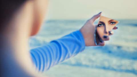 Mirror gazing: A unique approach to self-compassion