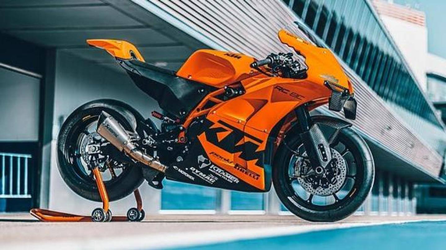 There are disc brakes on both the wheels There are disc brakes on both the wheels