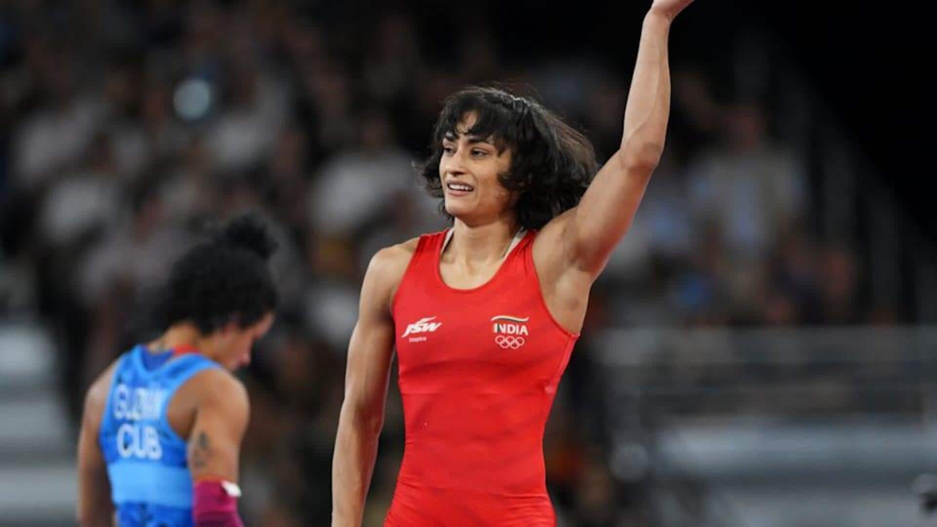 Sakshi Malik, Bajrang Punia welcome Vinesh Phogat at Delhi Airport