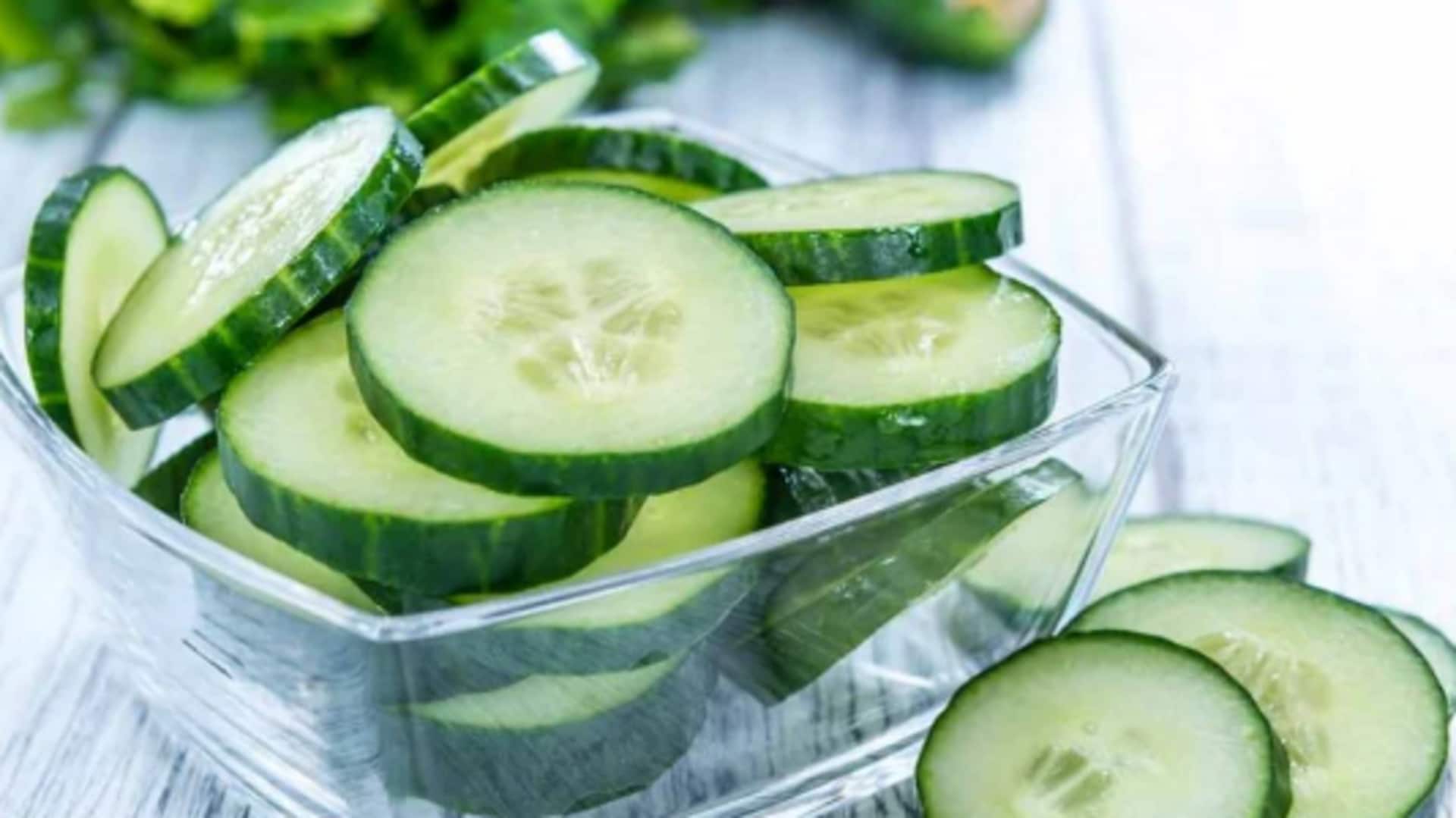 Fix sunburn with cucumber slices