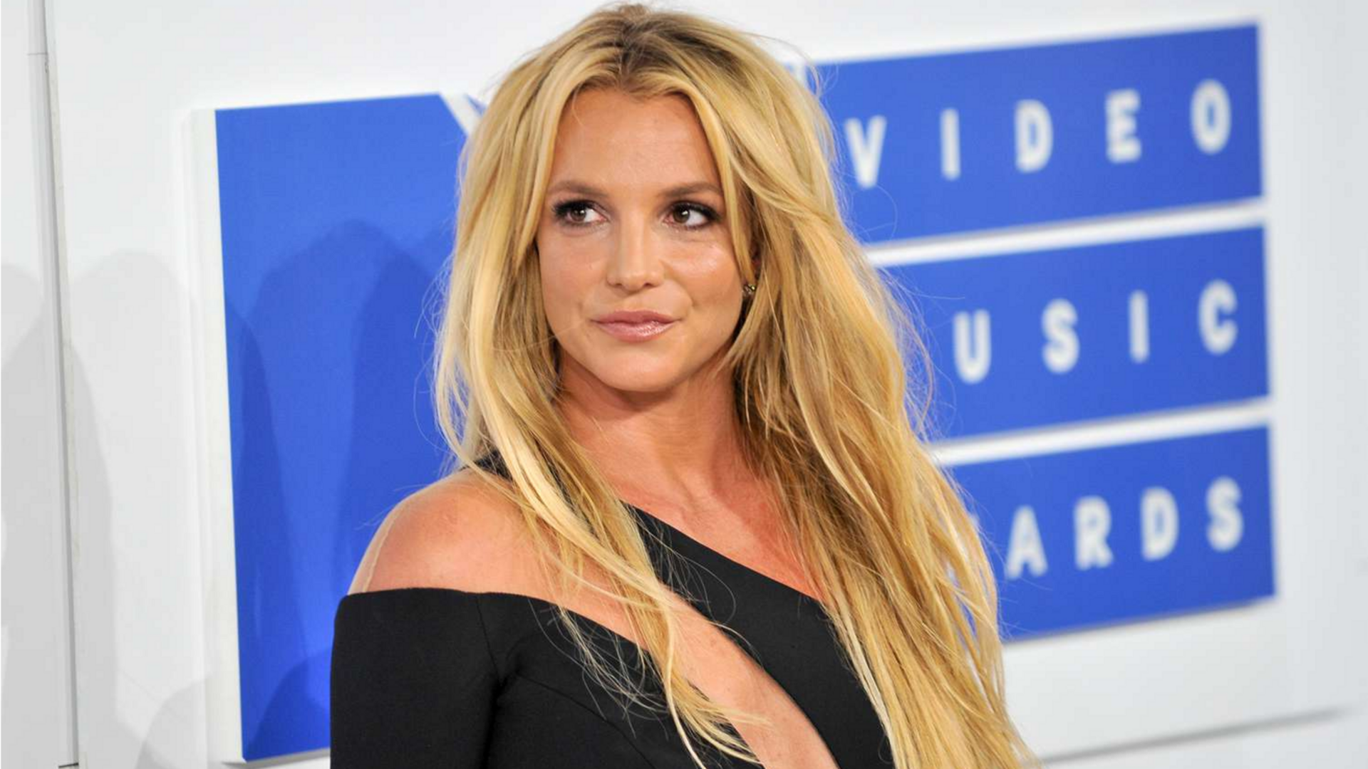 Britney Spears seen driving erratically after ex-husband's tell-all memoir release