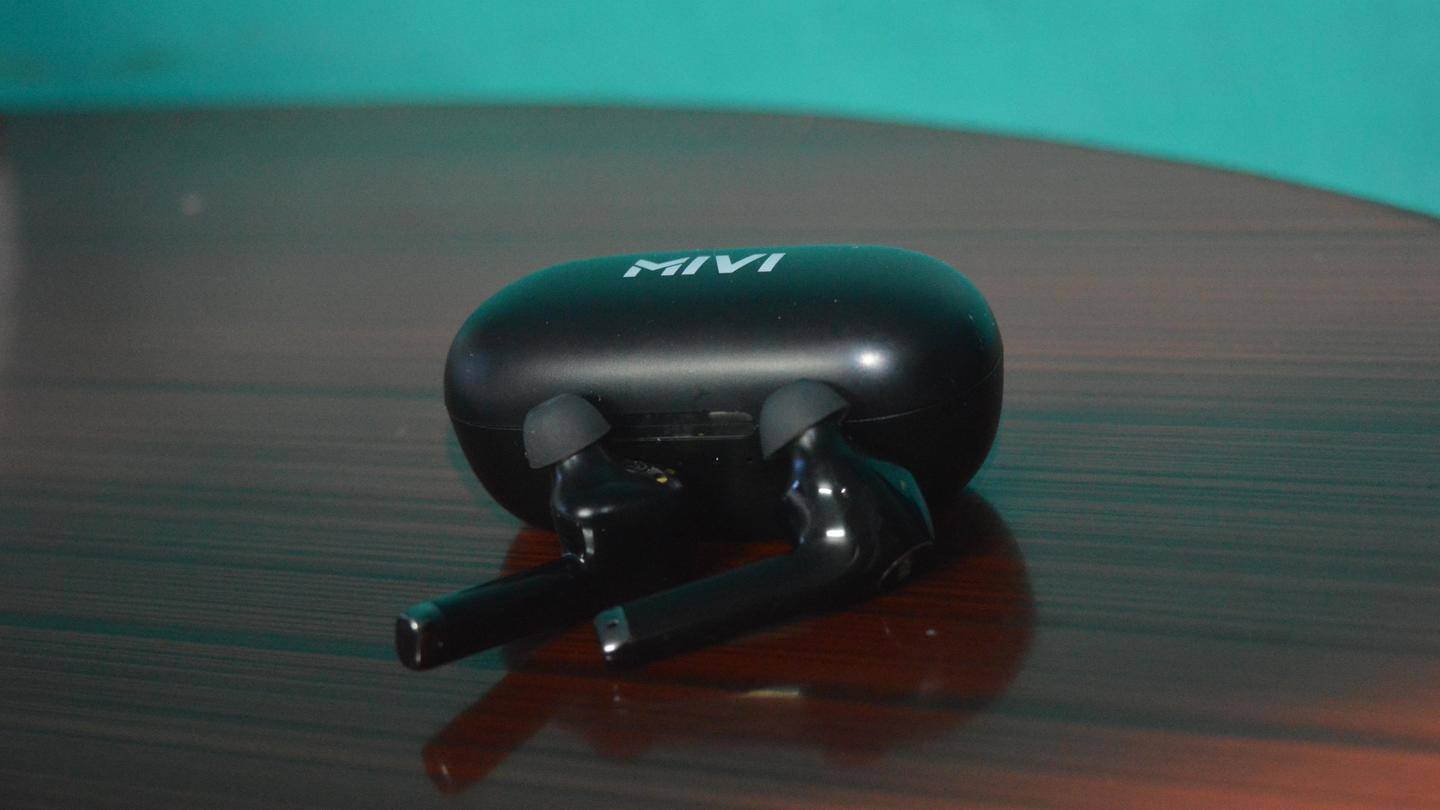 Calls are clear, noise-cancellation also adequate Calls are clear, noise-cancellation also adequate