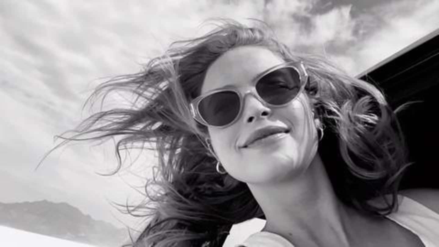 Ultra-wide selfies and 'slofies' Ultra-wide selfies and 'slofies'
