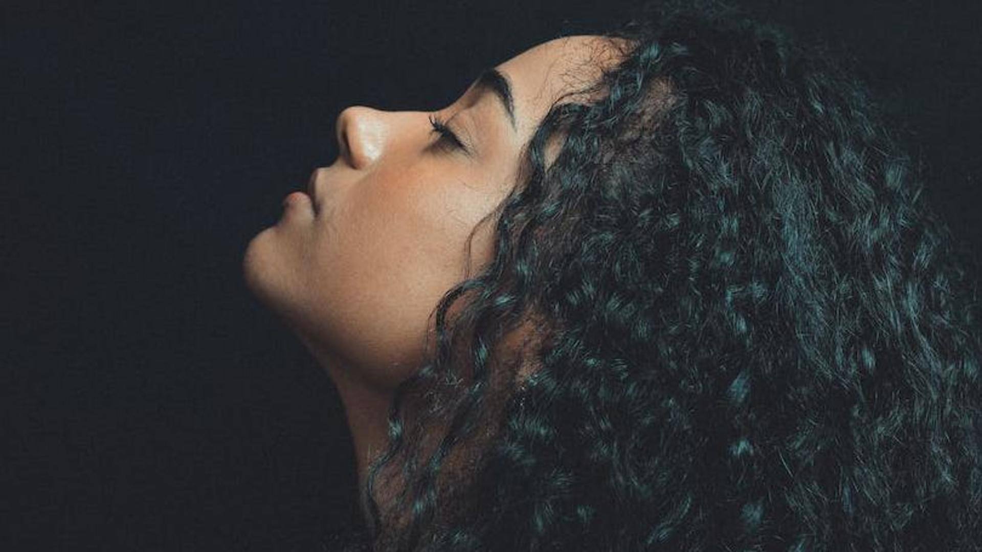 5 beautiful hairdos for curly-haired women