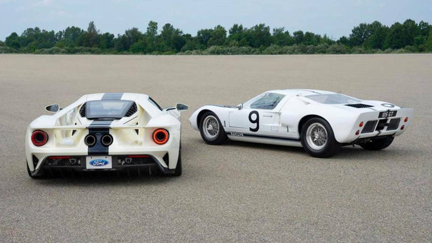 The car has carbon fiber elements and 20-inch wheels The car has carbon fiber elements and 20-inch wheels