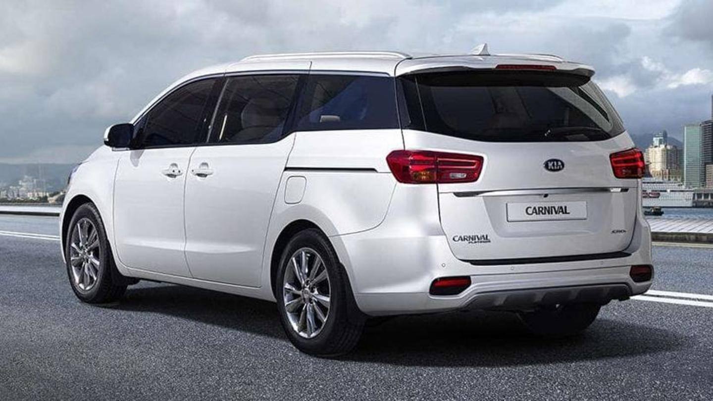 The car has LED headlights and a chrome-surrounded grille The car has LED headlights and a chrome-surrounded grille