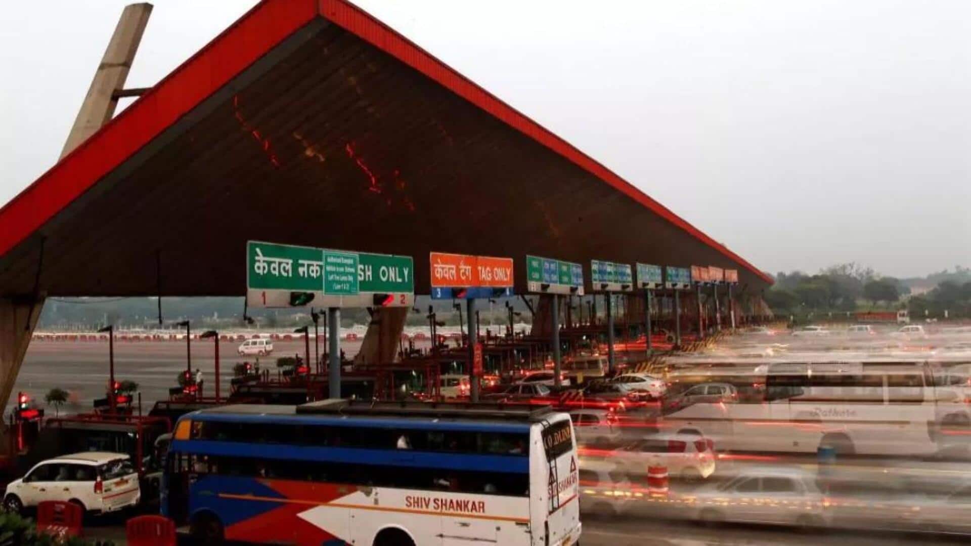 Unhappy with Diwali bonus, expressway workers let vehicles pass free Unhappy with Diwali bonus, expressway workers let vehicles pass free
