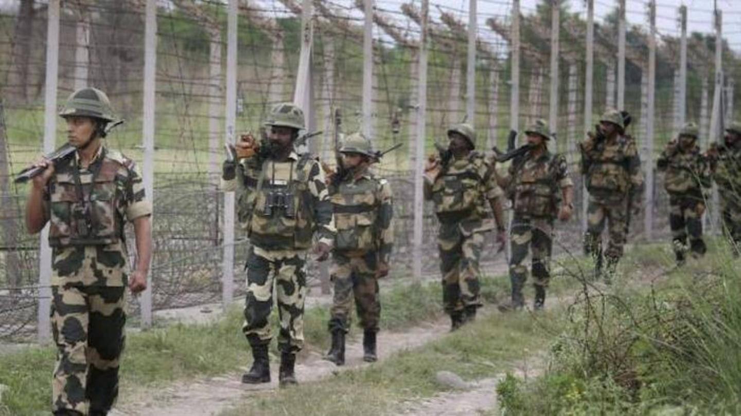 Pakistani troops firing artillery guns across LoC Pakistani troops firing artillery guns across LoC