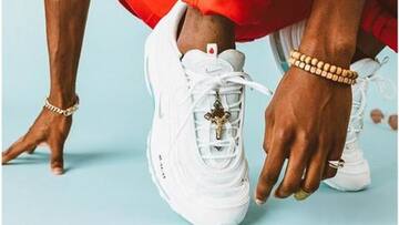 With these 'Jesus Shoes', you can literally walk on water