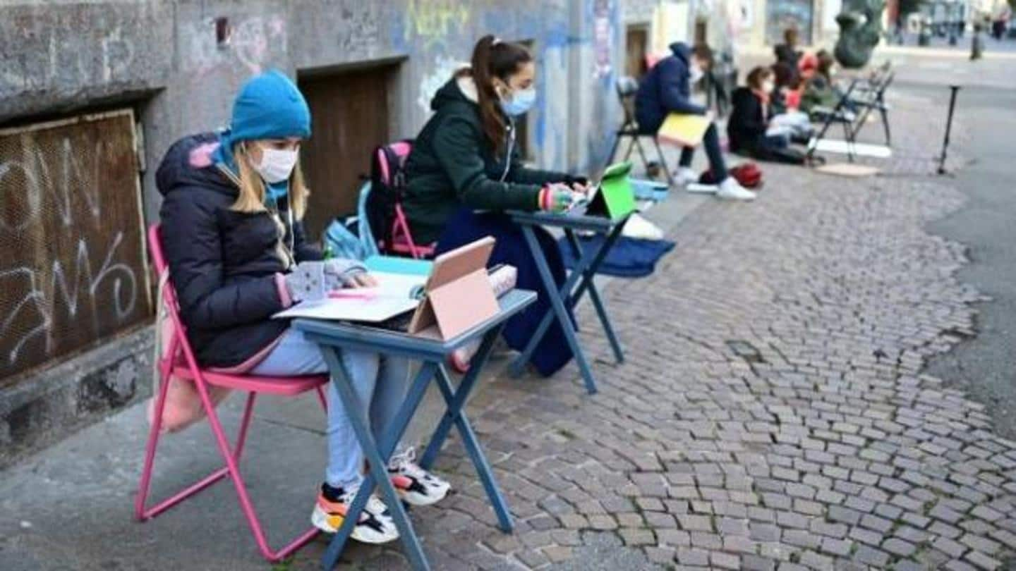 Italy: Students protest over school closures due to COVID-19