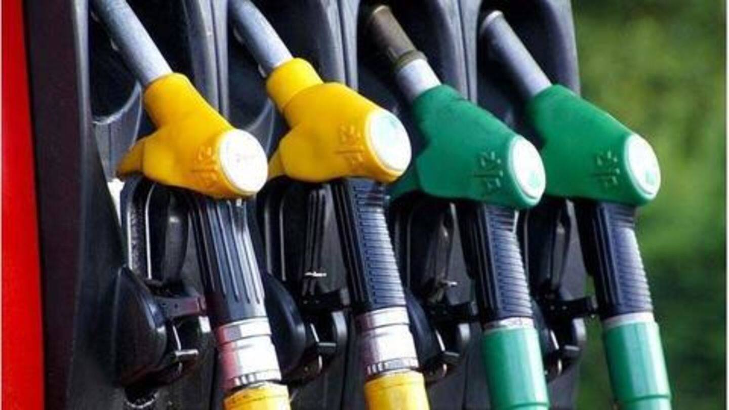 Petrol rates fell Rs. 4.55/liter this year Petrol rates fell Rs. 4.55/liter this year