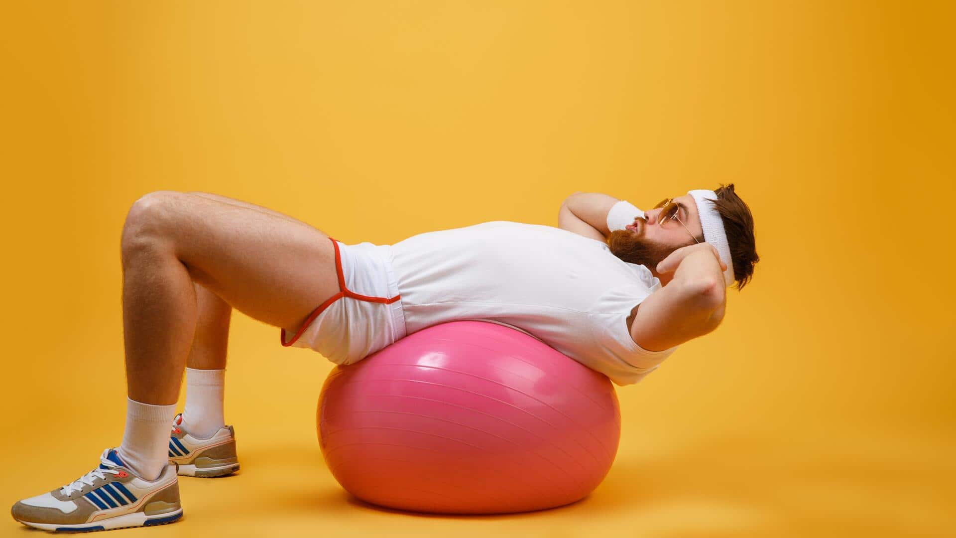 Easy exercises that you can do with a gym ball