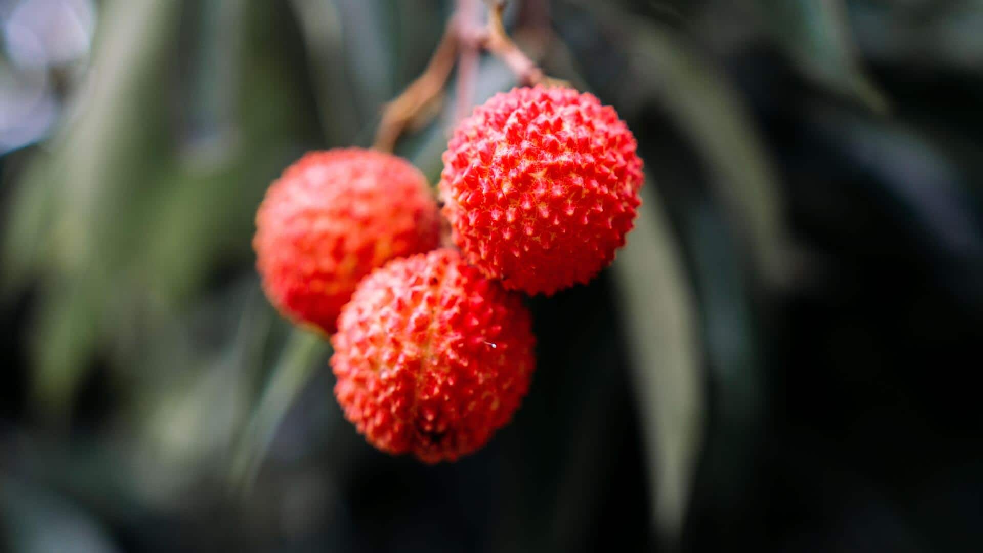 5 surprising ways litchi can give you glowing skin