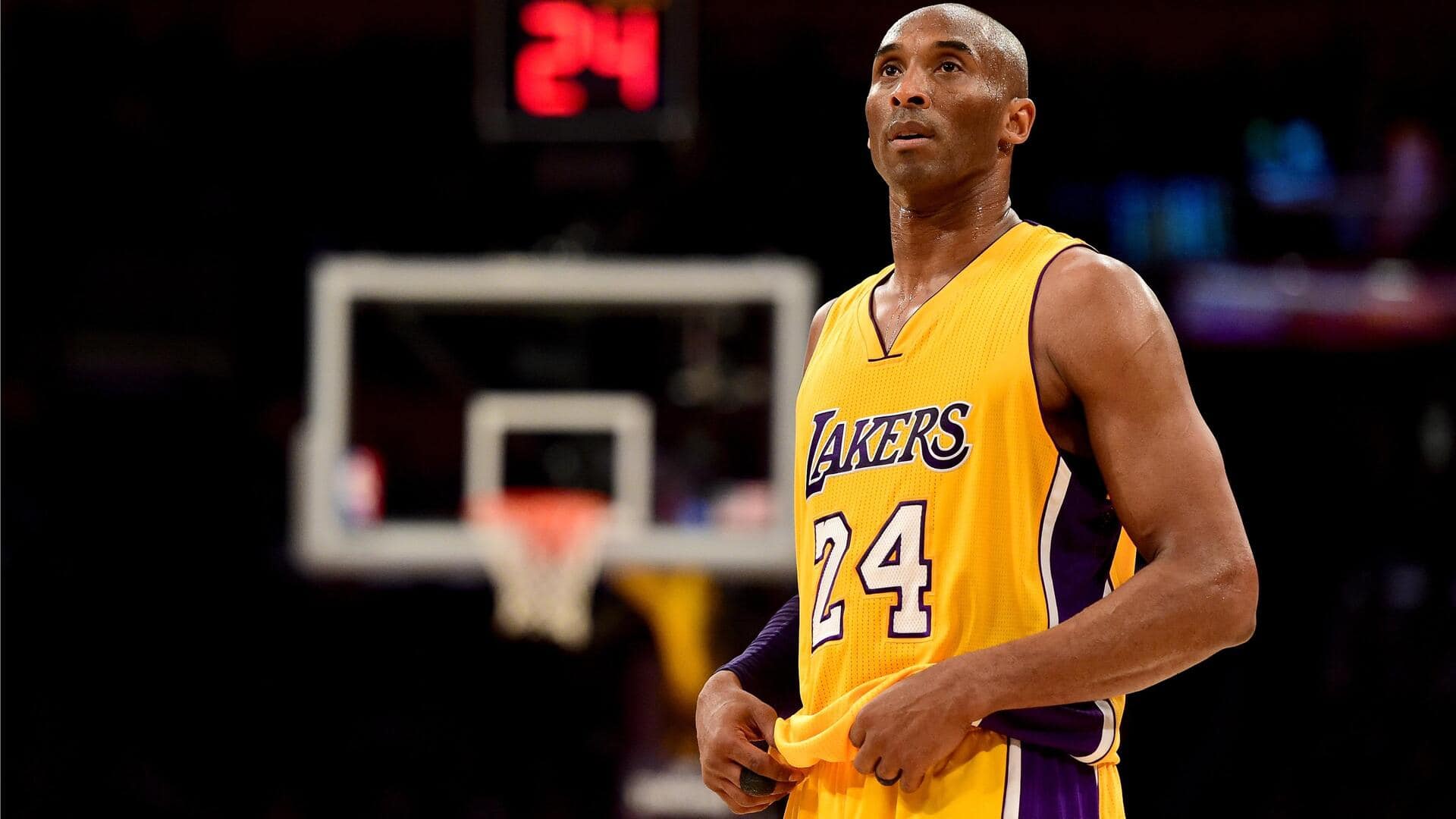 #ThisDayThatYear: Kobe Bryant announces 2015-16 will be his last season