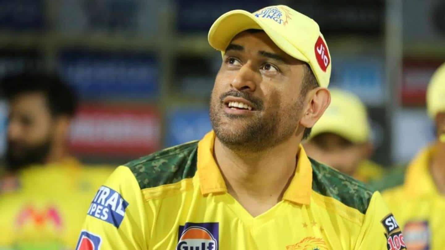 Dhoni delays return; Hussey, Balaji head back in air ambulance