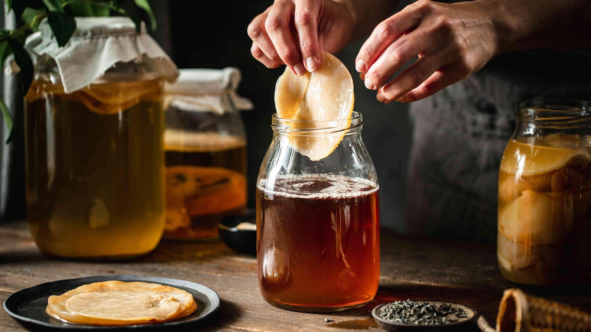 How to organize a fun kombucha-brewing workshop