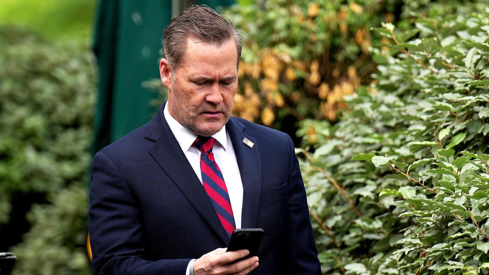 Signal replica used by former Trump adviser has been hacked Signal replica used by former Trump adviser has been hacked