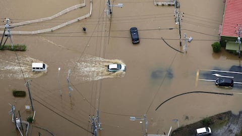 Japan: 'Unprecedented' heavy rain kills 4, thousands stranded at airport