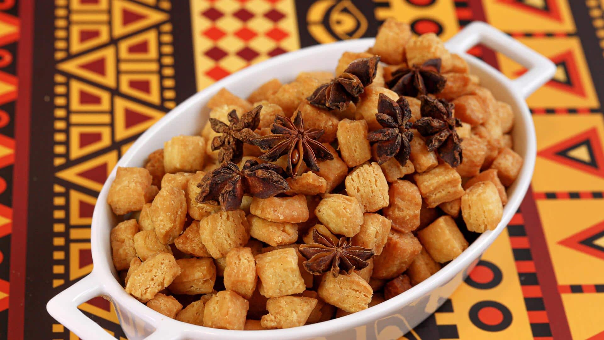 How to make crispy masala shakarpara at home