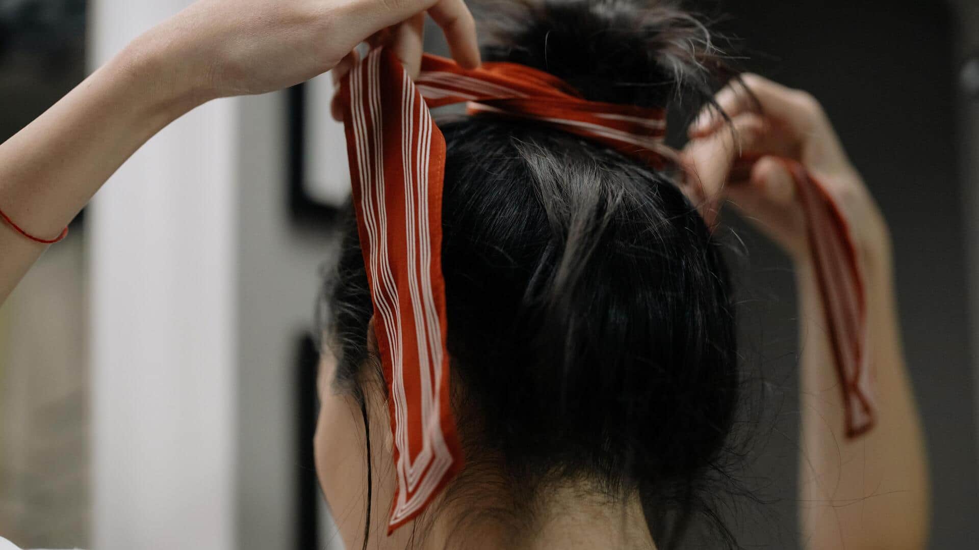 Frizzy hair? Try these 5 easy hairstyles