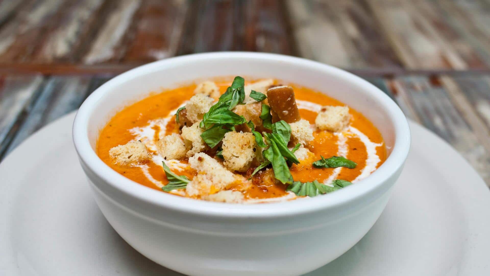 5 healthy vegetarian soups for every season